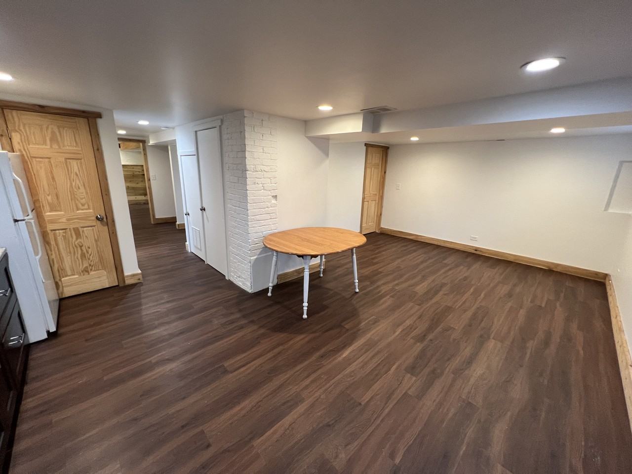 913 Webster Ave - Photo 2 of 11