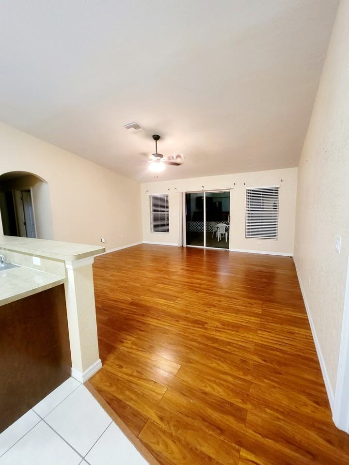 12115 Rockford St - Photo 6 of 22