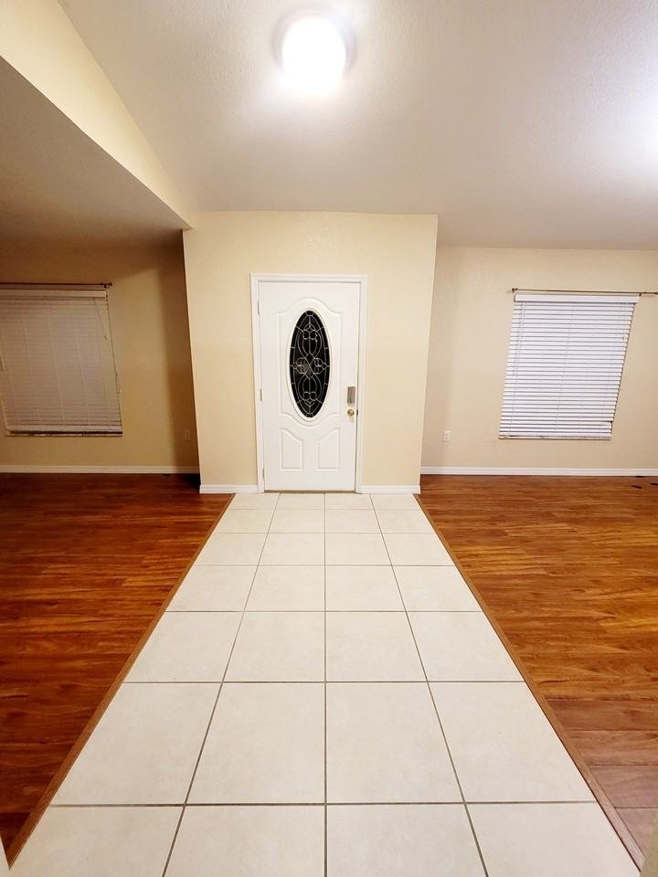 12115 Rockford St - Photo 7 of 22
