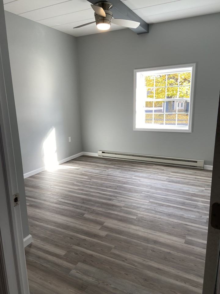 23 Charles Way #10 - Photo 5 of 10