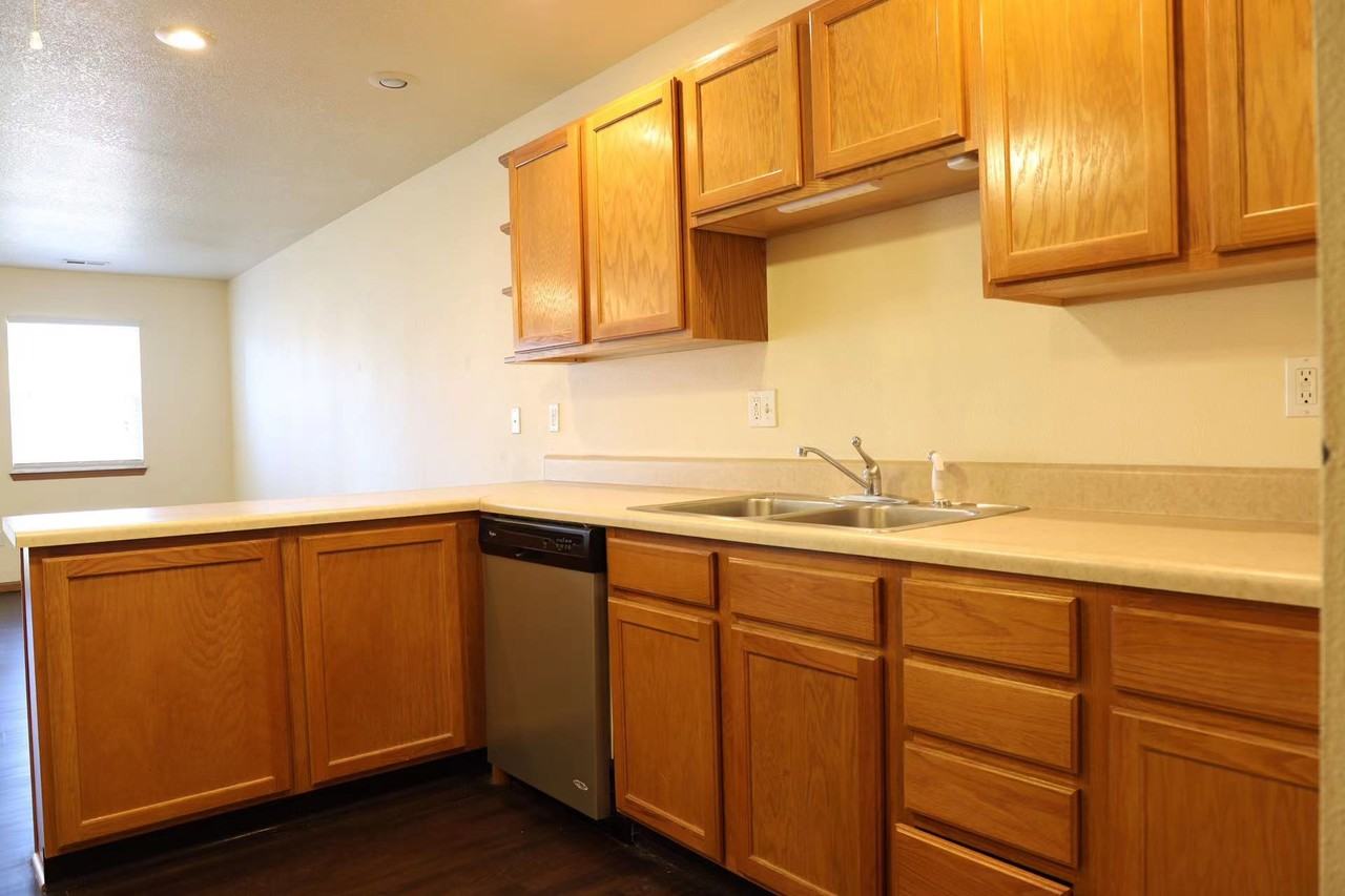22635 Hollow Oak Ln #A - Photo 6 of 19