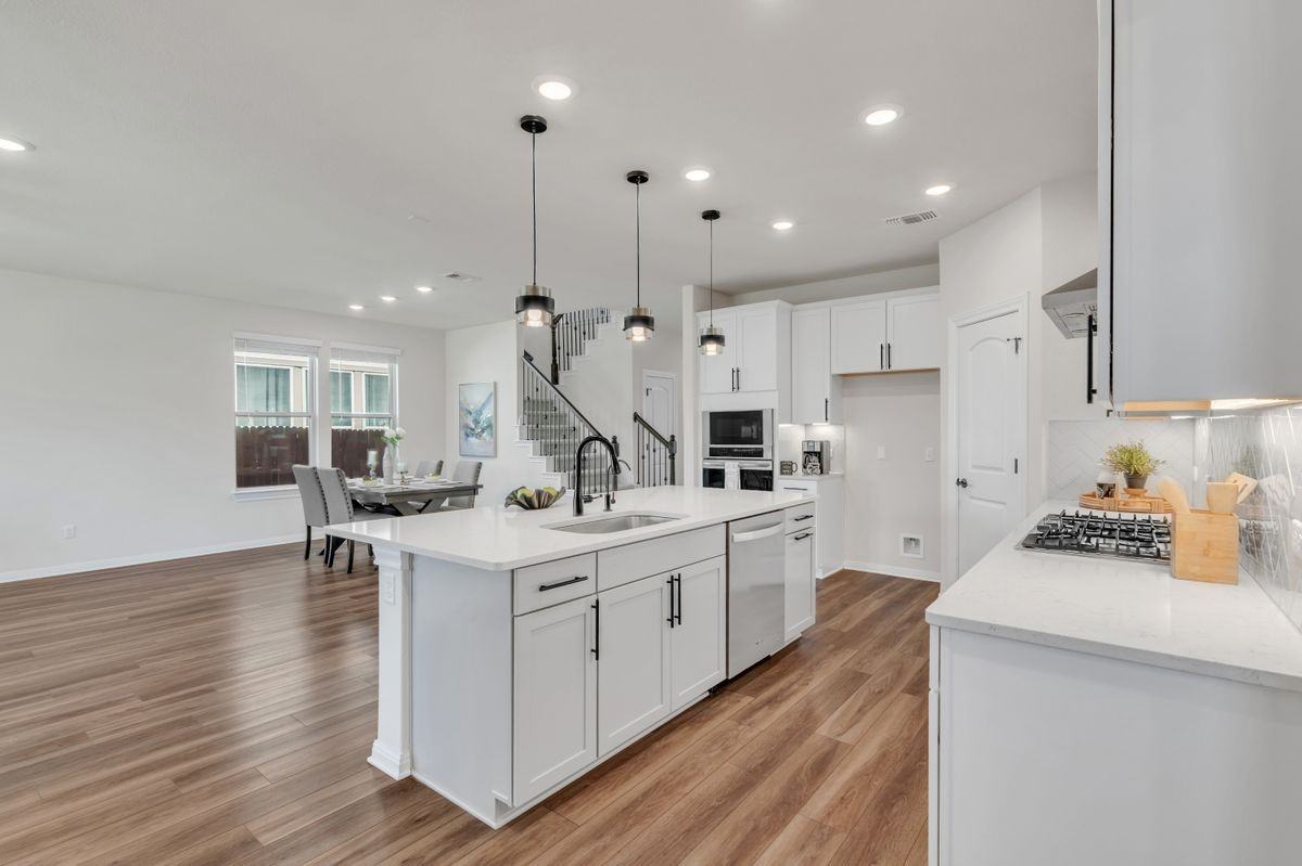201 Bella Luna Way - Photo 3 of 40