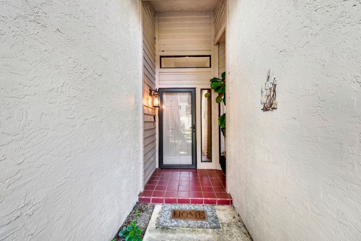 1900 Whispering Way - Photo 7 of 40