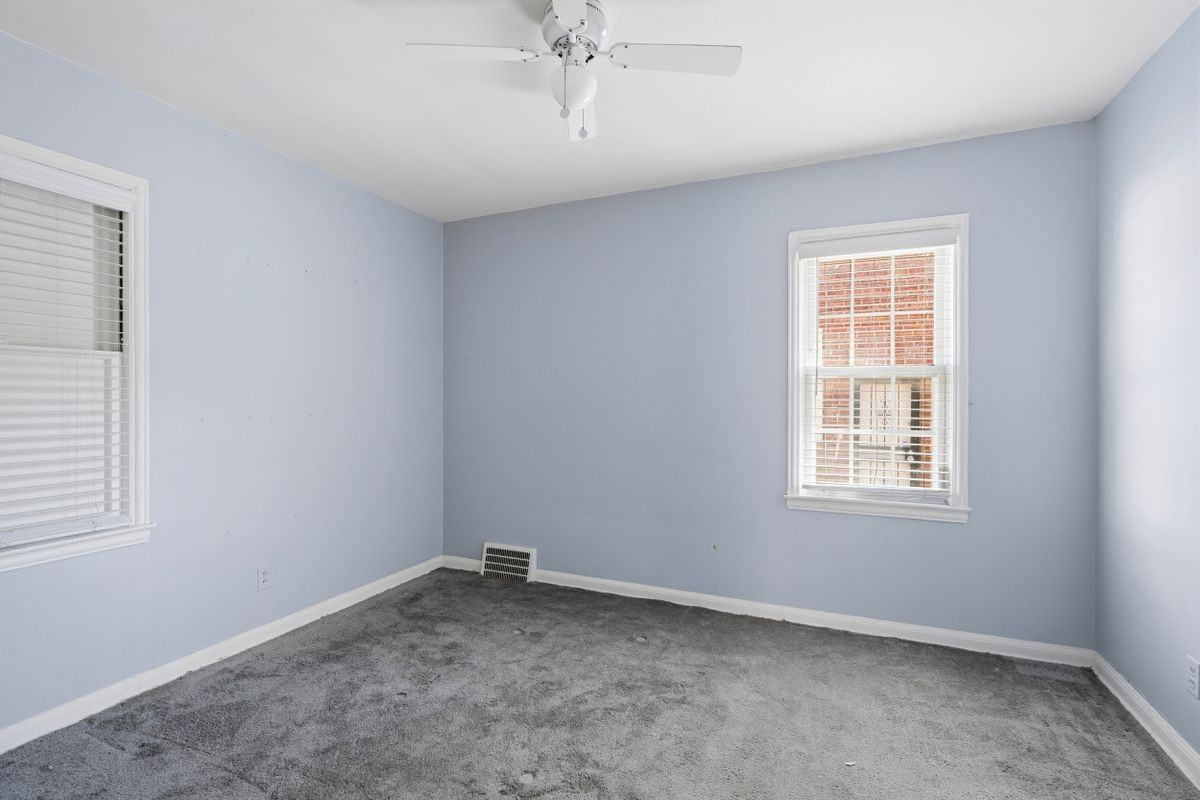 18968 Murray Hill St - Photo 6 of 9