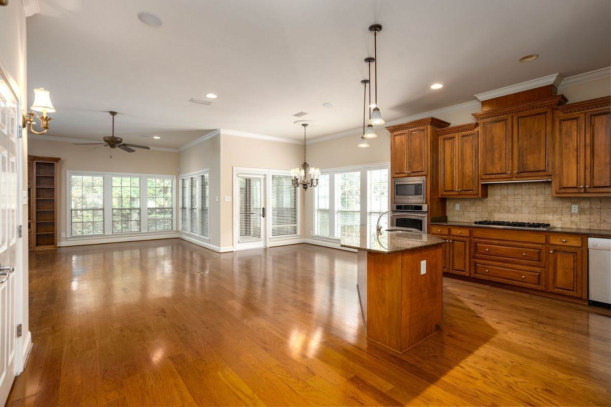 116 Chestnut Rdg - Photo 3 of 26