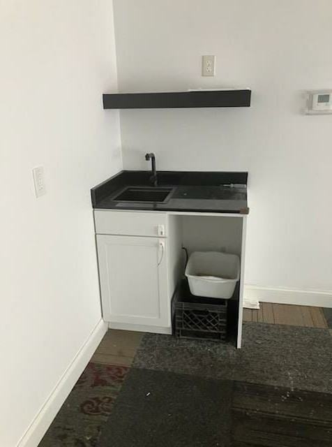 837 Whalley Ave - Photo 3 of 5