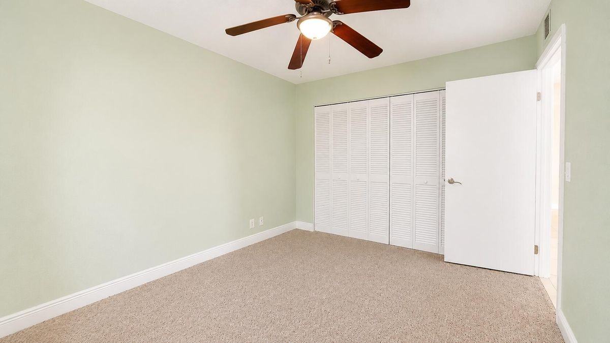 1463 Lake Crystal Dr ##G - Photo 5 of 10