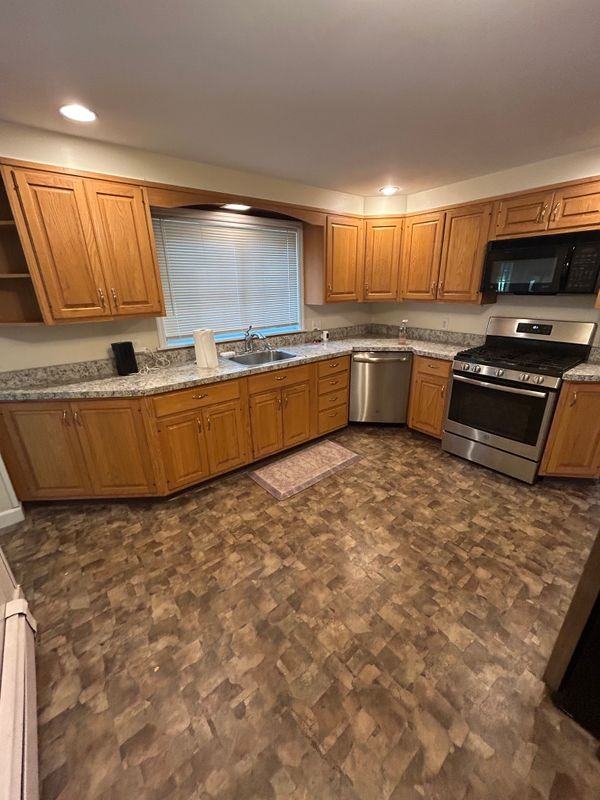 17 Pinewood Rd - Photo 4 of 14