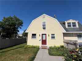 featured image of 3 Mayberry Ct