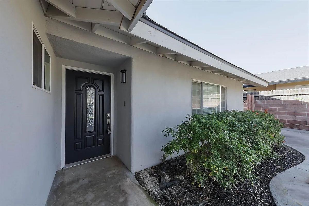 3212 Covina St - Photo 2 of 33