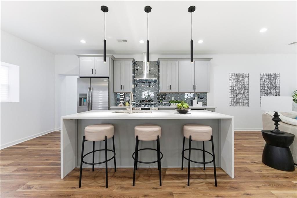 1386 Elizabeth Ave Sw - Photo 6 of 32