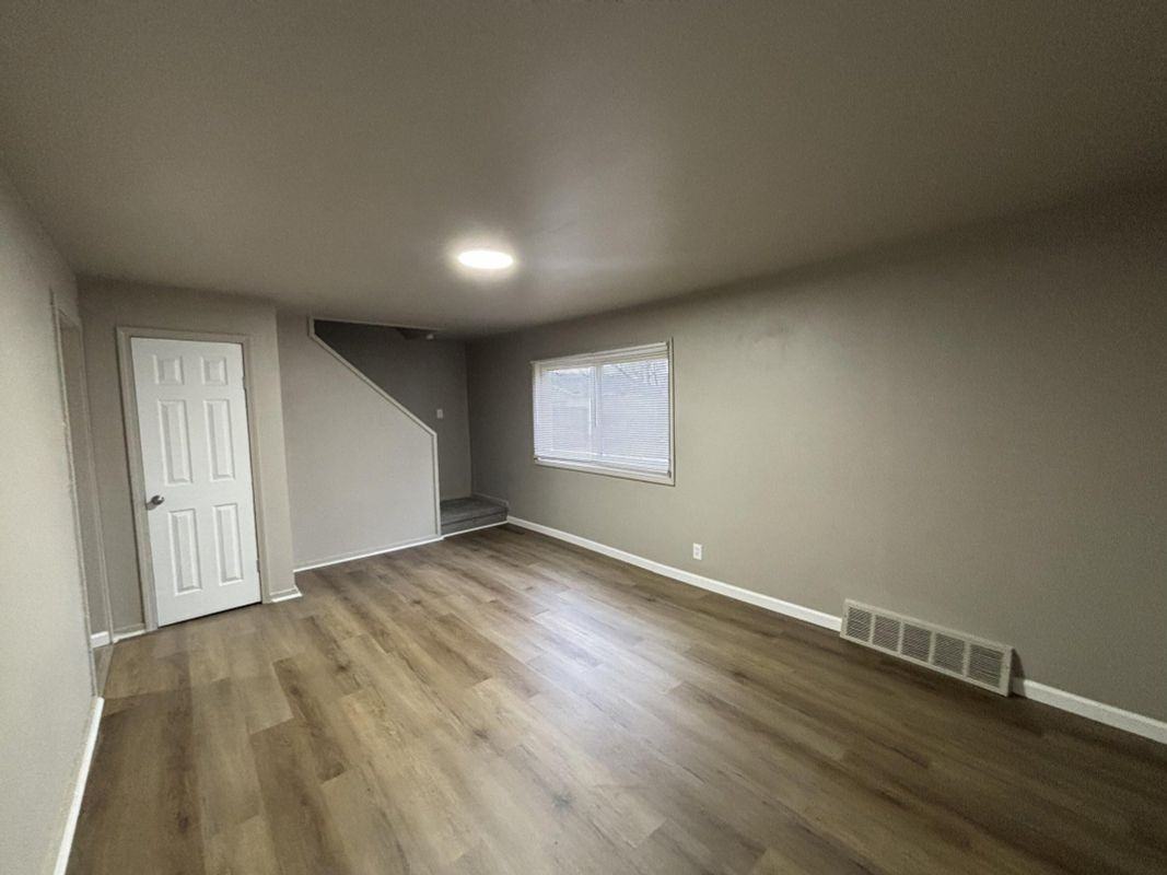 31807 - 31809 Tuscola Court, Unit 2 - Photo 2 of 3