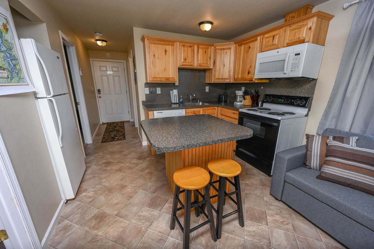 30 Country Aire Ln #3