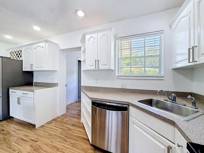 2000 Ne 62nd St - Photo 3 of 14