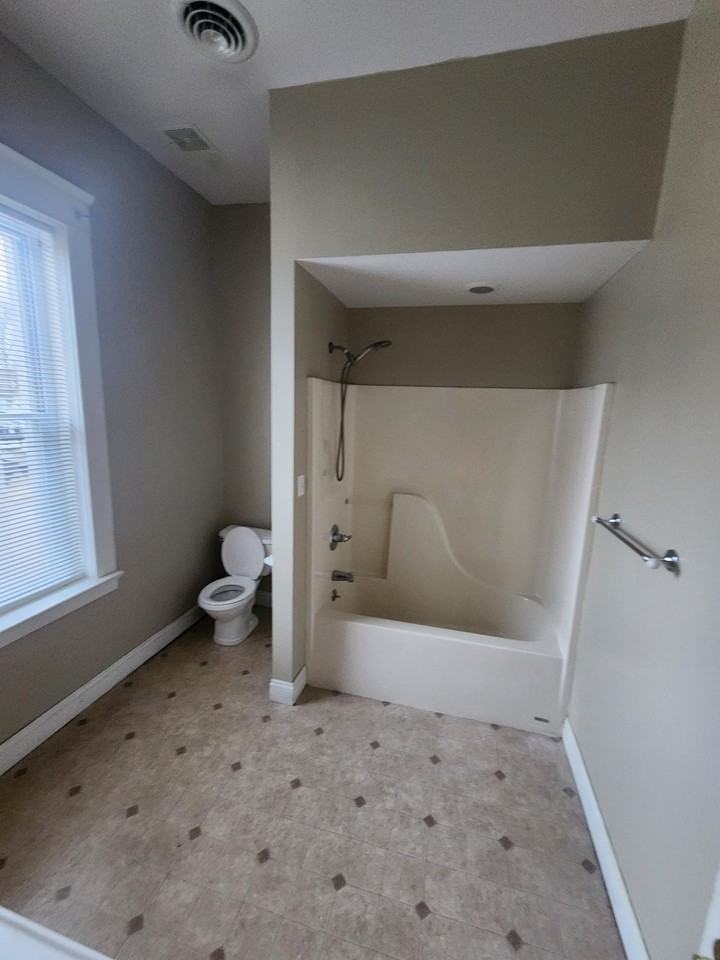 11 S Long St #3 - Photo 4 of 9