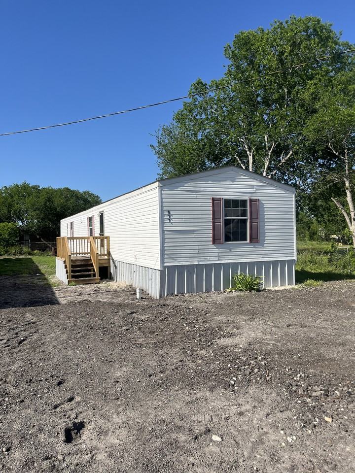 411 E Main St - Photo 3 of 7
