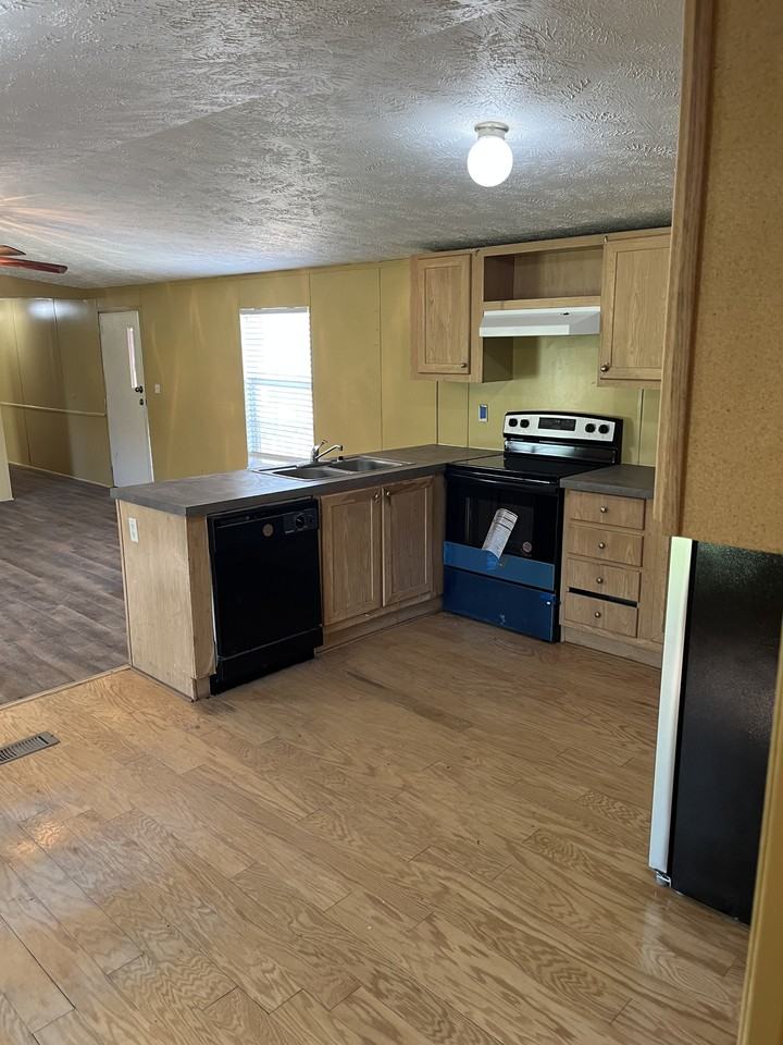 411 E Main St - Photo 6 of 7