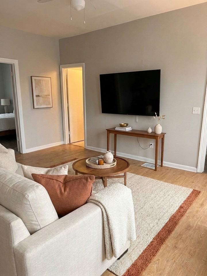 243 Niagara St #2 - Photo 3 of 9