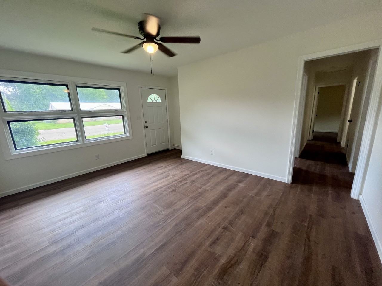 147 Beech St - Photo 5 of 20