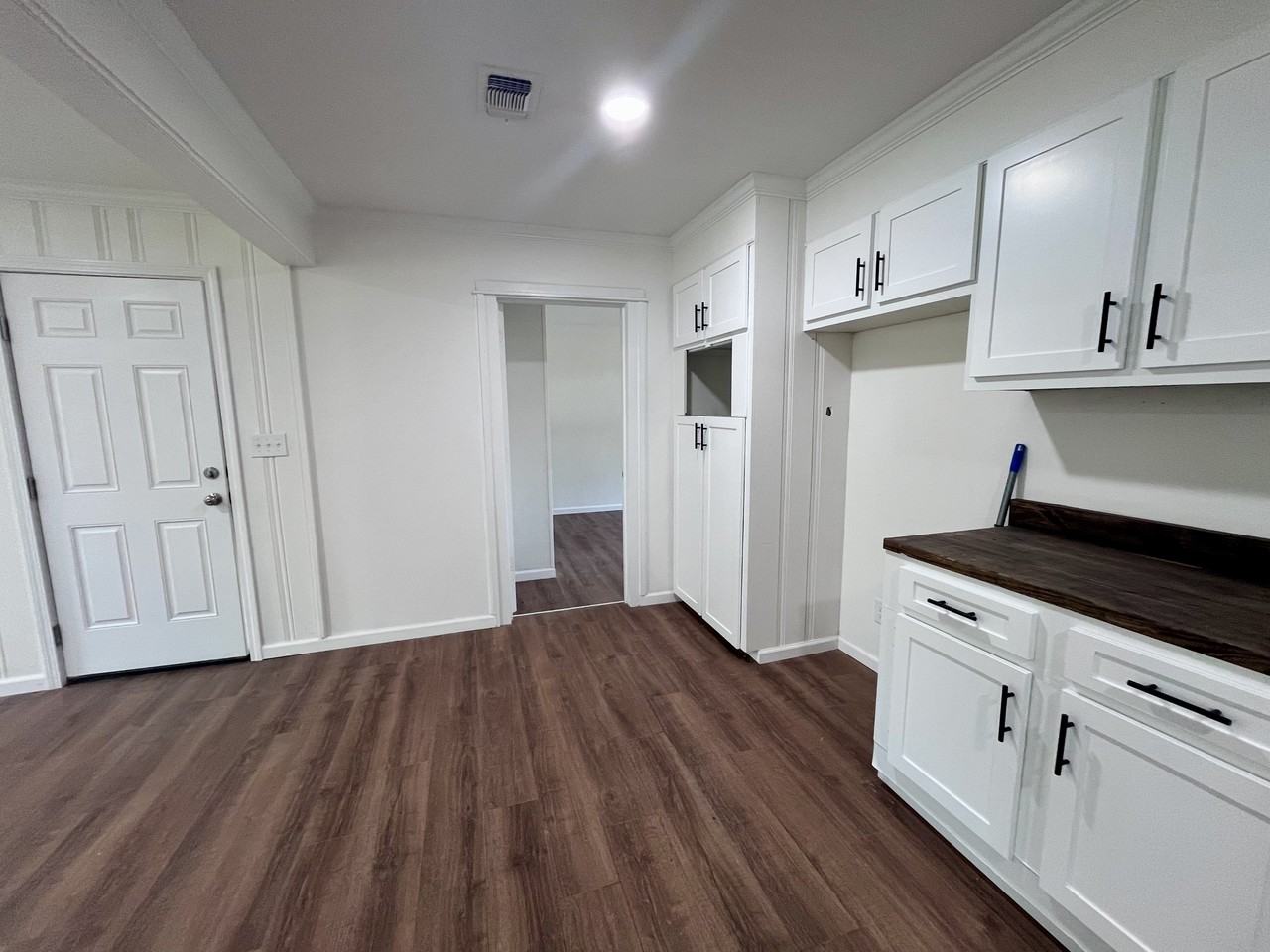 147 Beech St - Photo 6 of 20