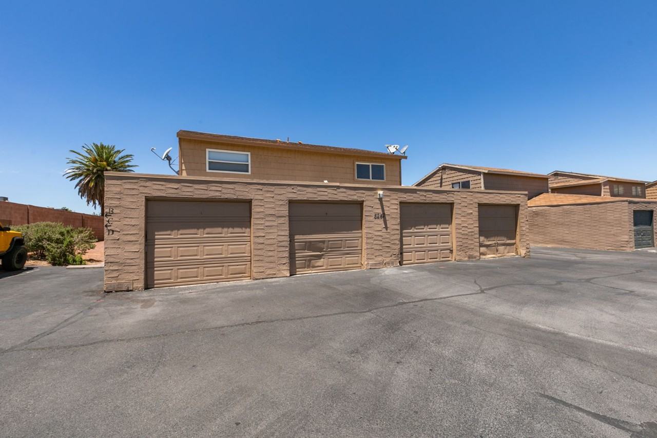 5247 Garden Ln - Photo 2 of 44