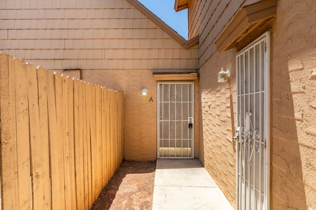 5247 Garden Ln - Photo 5 of 44