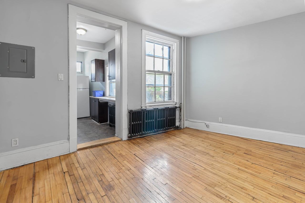 225 St. Patrick Street - Photo 3 of 9