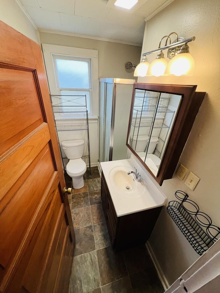 407 Patterson St - Photo 3 of 9