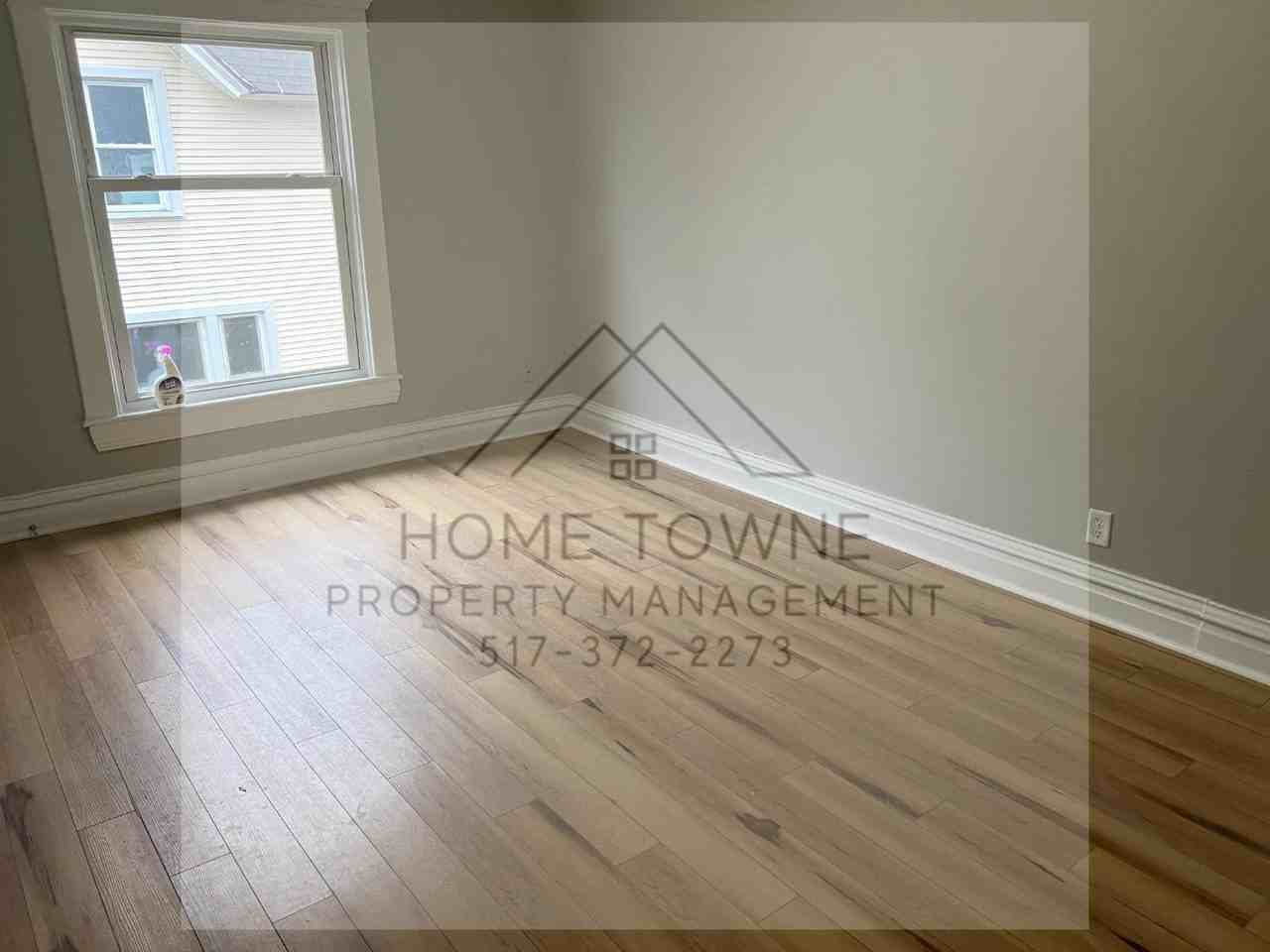819 N Walnut St - Photo 5 of 10