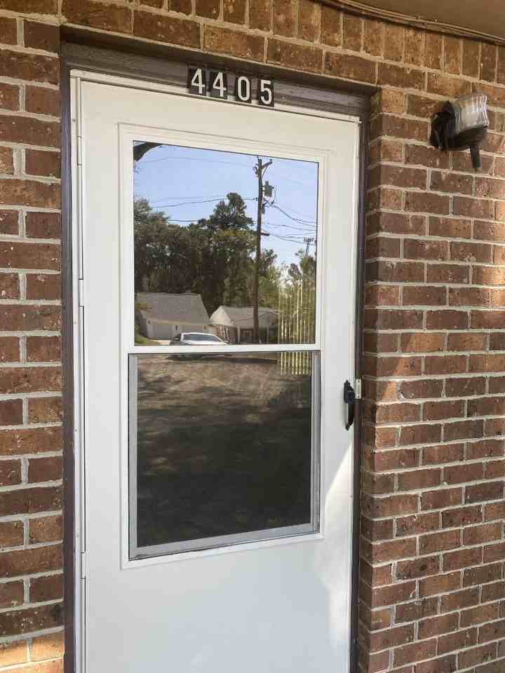 4405 Lakeside Dr - Photo 3 of 11