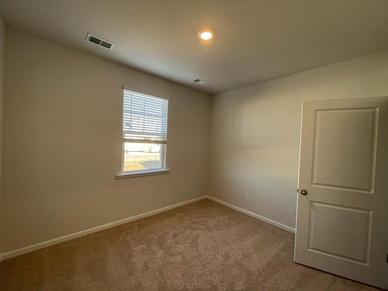 190 Oakwood Blvd - Photo 5 of 20