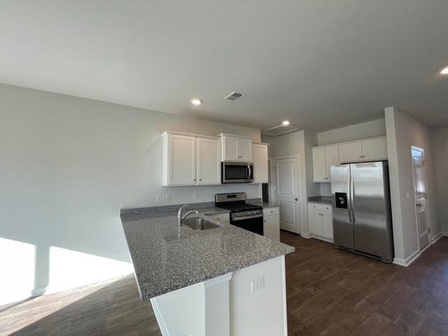 190 Oakwood Blvd - Photo 6 of 20