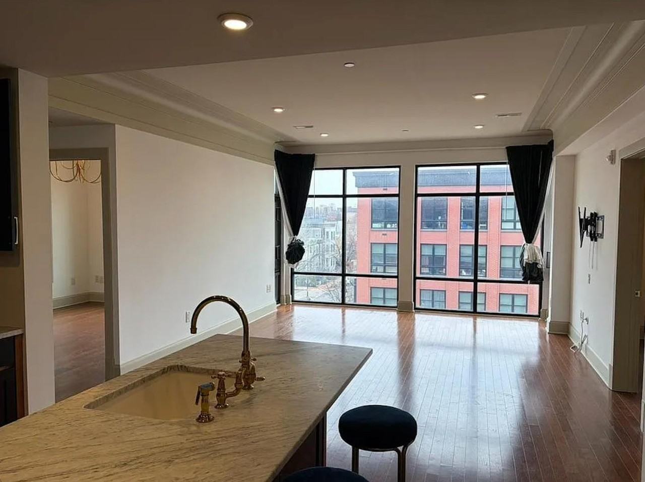 1301 H St Ne - Photo 5 of 11