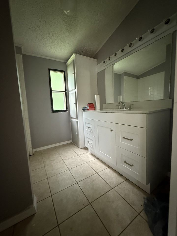 19 Clifton Manor Dr - Photo 2 of 9