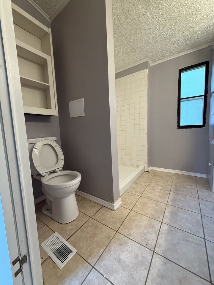19 Clifton Manor Dr - Photo 3 of 9