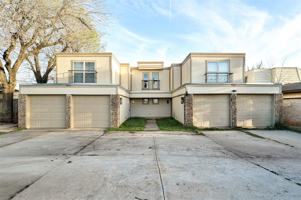 featured image of 6417 Nw 63rd St #1