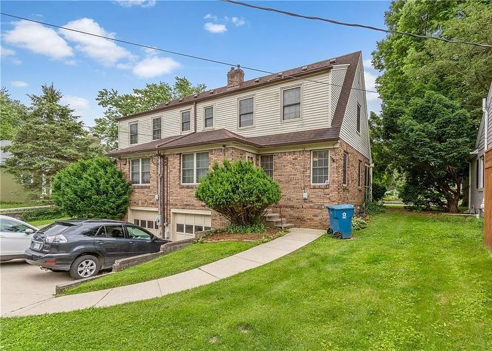 1514 Kessler Boulevard East Dr - Photo 2 of 9