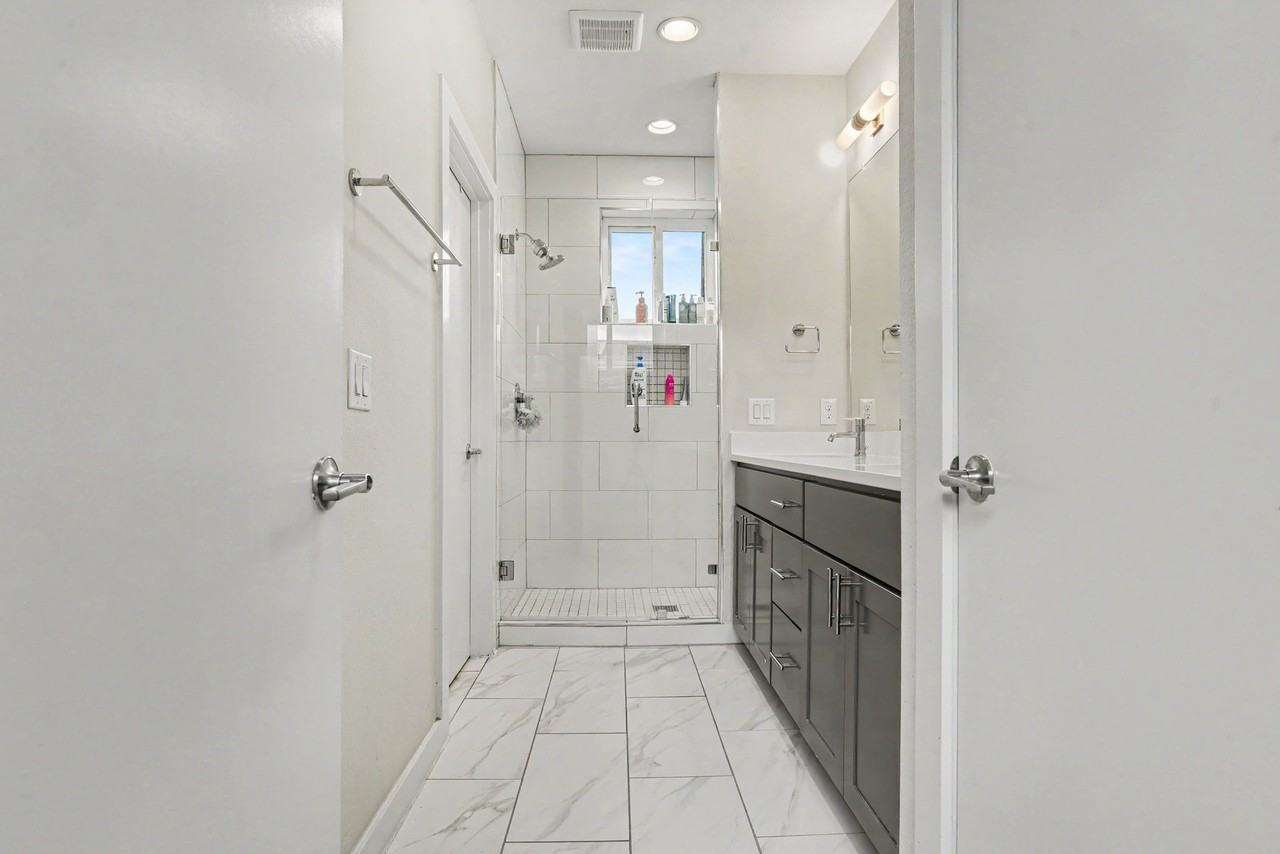 5349 Ellsworth Ave - Photo 3 of 19