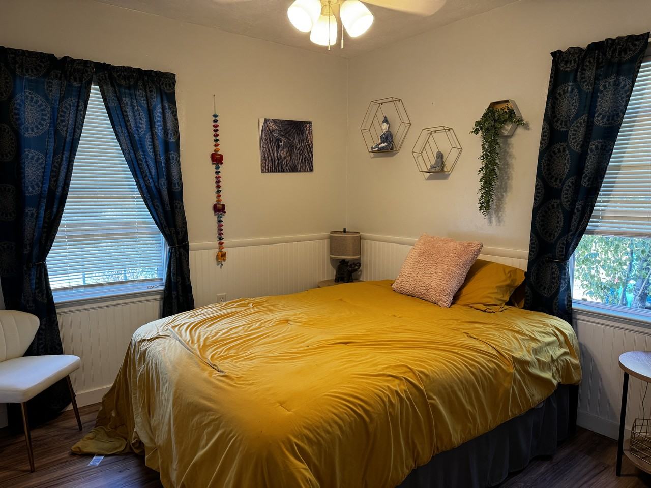 302 W Main St - Photo 3 of 6