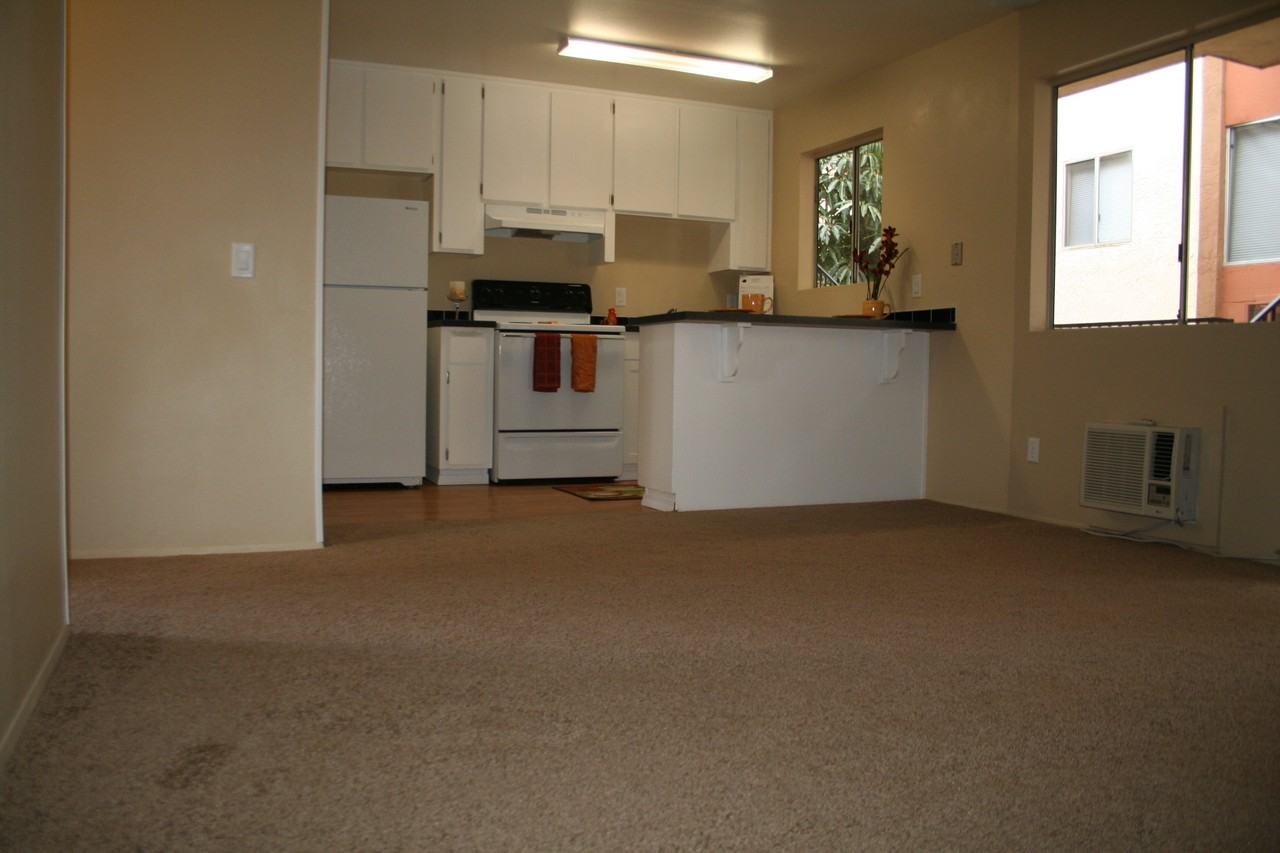 5069 University Ave #6 - Photo 6 of 6