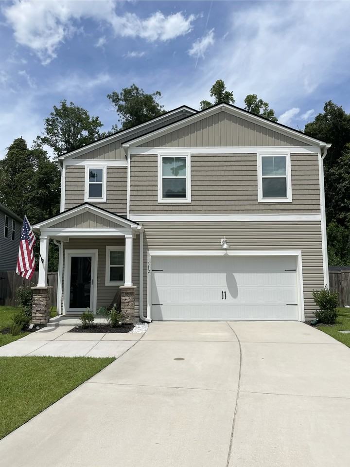 312 Spikerush Cir