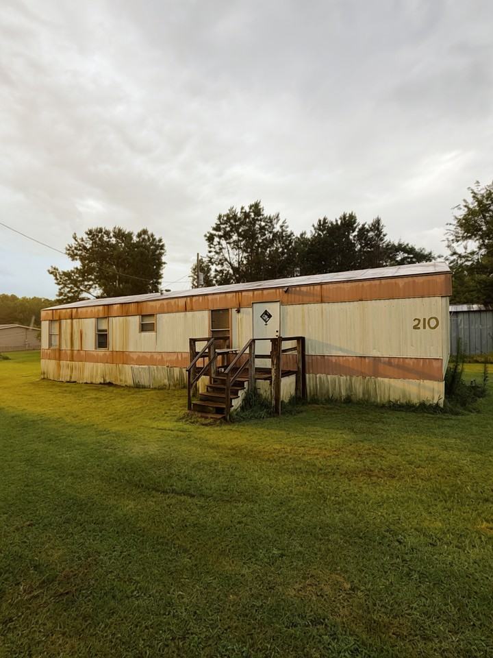 210 Stanley Rd - Photo 2 of 2