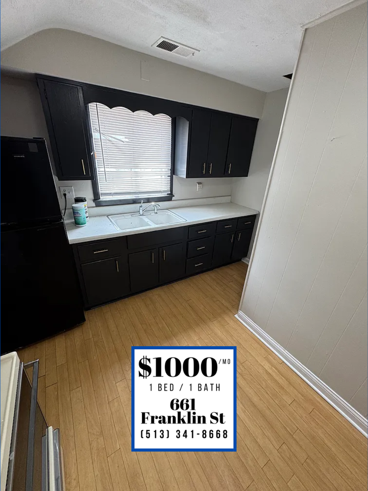 661 Franklin St #UP - Photo 3 of 9