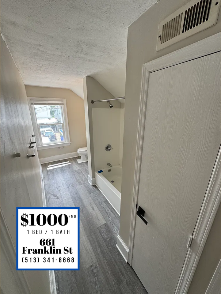 661 Franklin St #UP - Photo 6 of 9