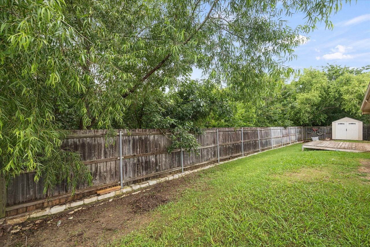 1409 Hidden Creek Dr - Photo 5 of 25
