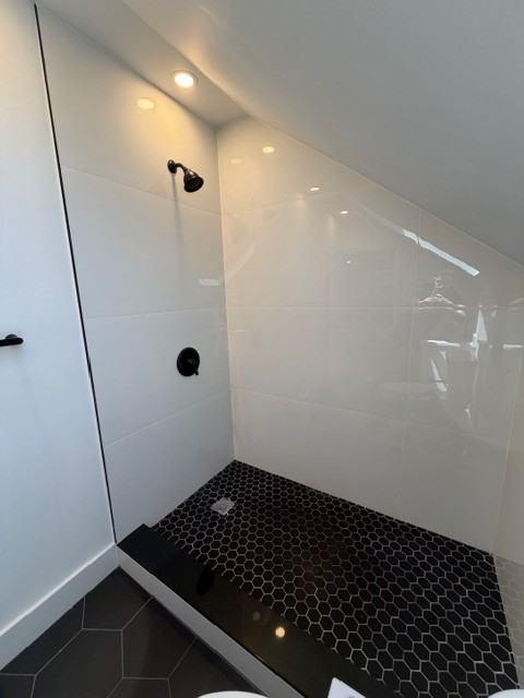 1273 S Main St #3 - Photo 5 of 9