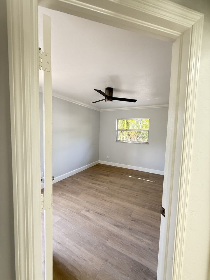 25356 Pinson Dr - Photo 3 of 15