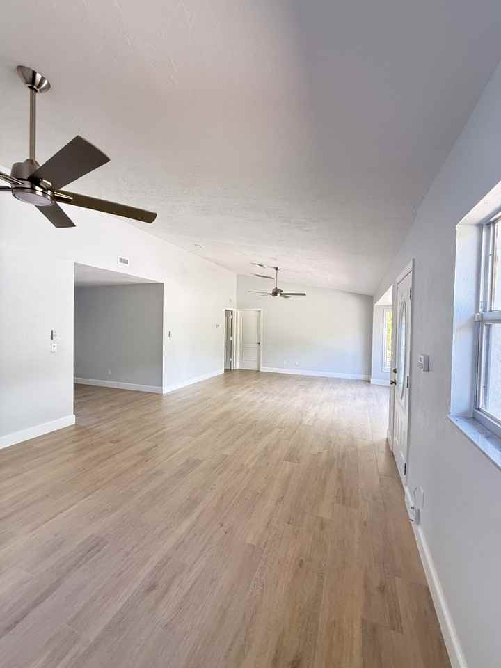 25356 Pinson Dr - Photo 4 of 15