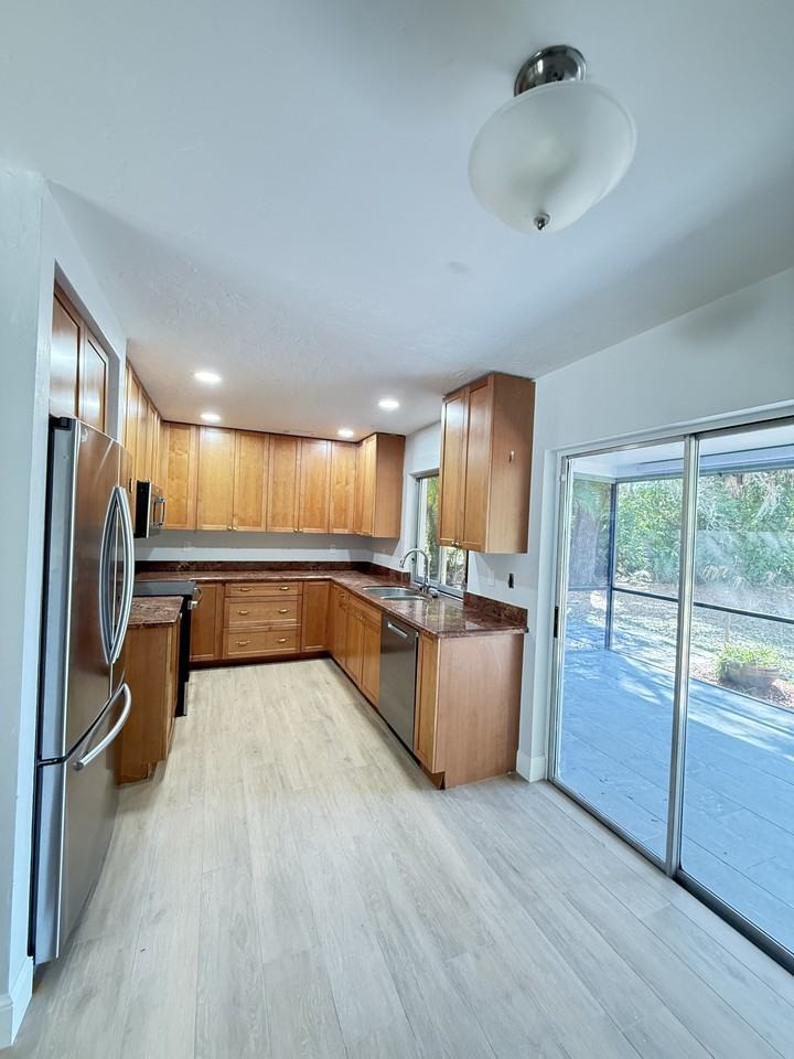 25356 Pinson Dr - Photo 6 of 15