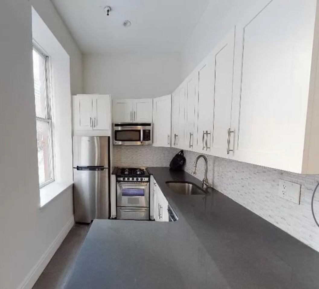 Pearl St #202 - Photo 2 of 7